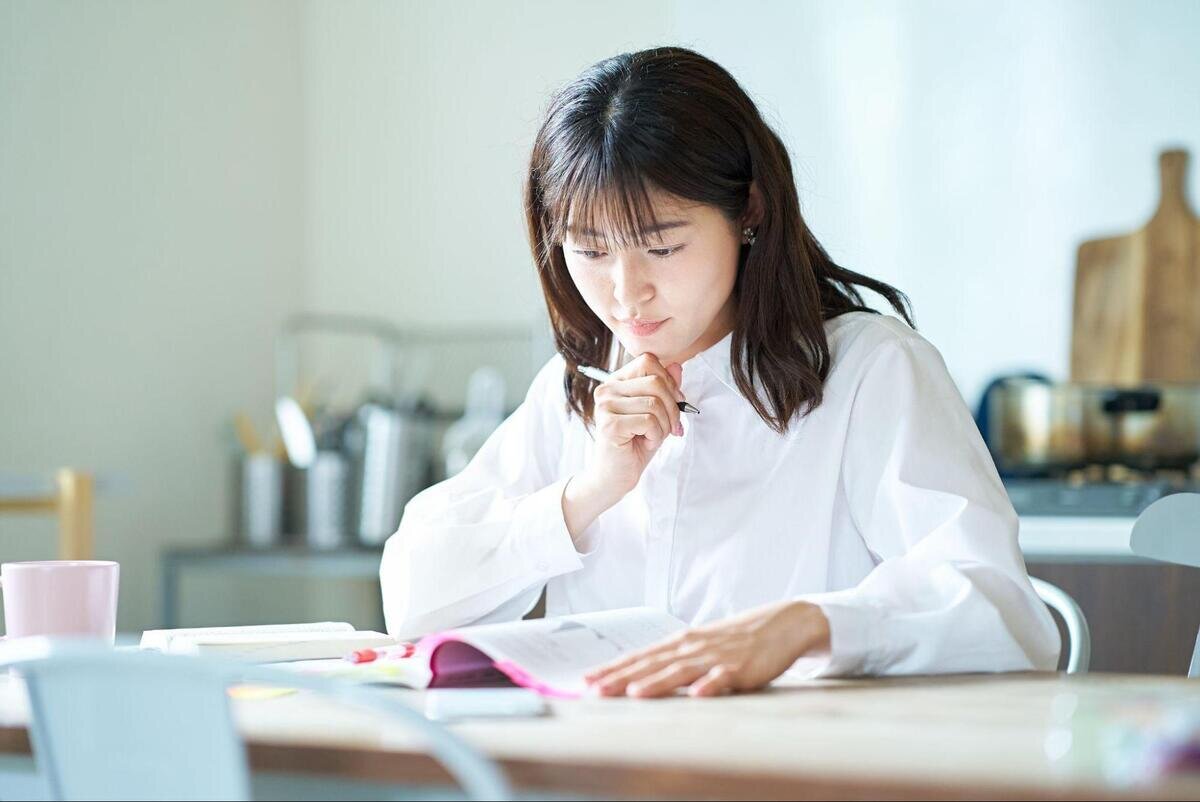 公認会計士予備校の費用はいくらかかる？ 予備校選びの4つのポイントも紹介！