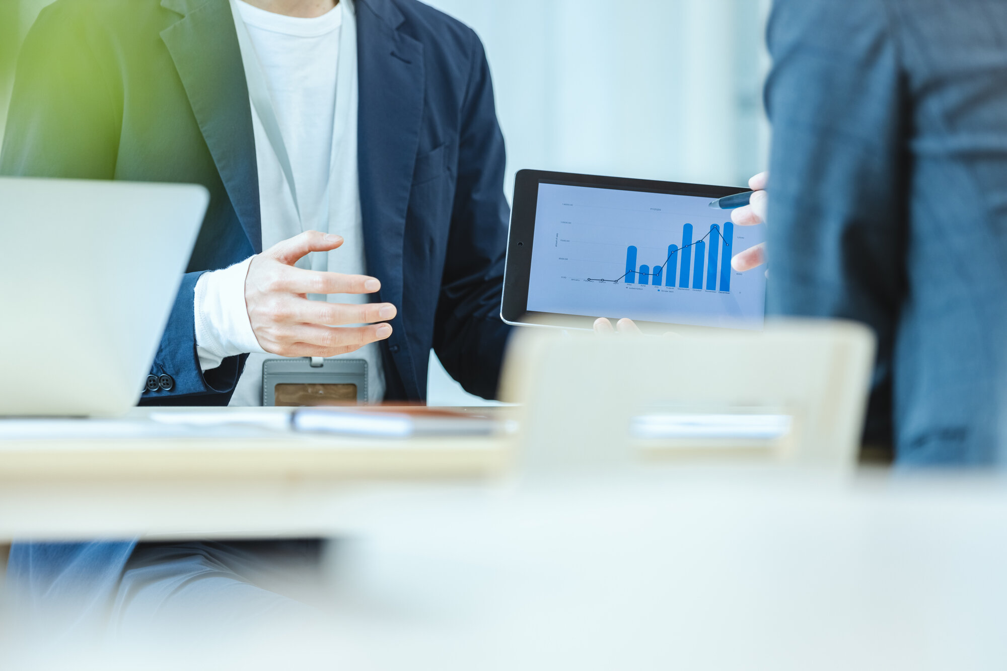 外資系コンサルへの転職で年収は上がる？現役のコンサルタントが解説